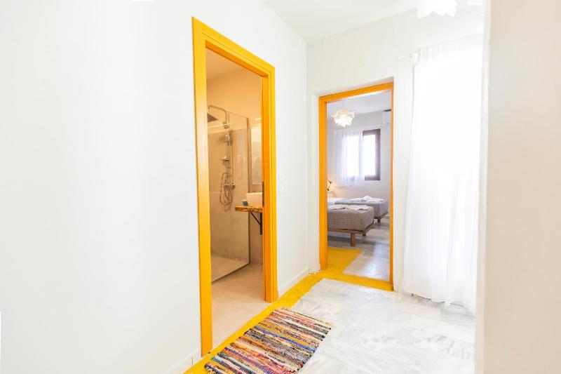 Mondrian Guest House - image 11