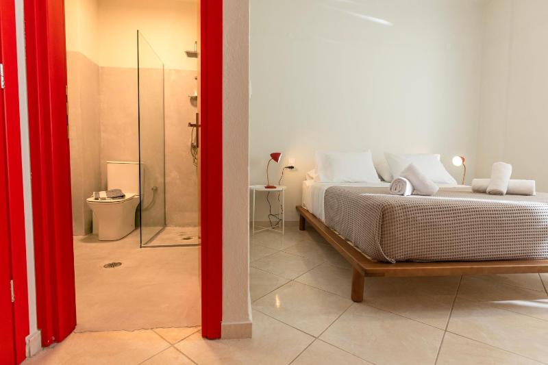 Mondrian Guest House - image 2
