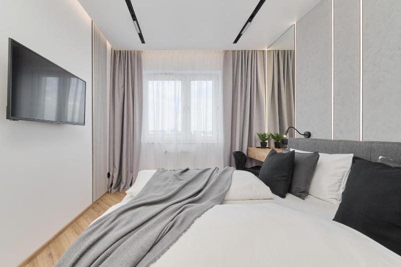 Exclusive Apartment with Balcony & Parking Wrocław by Renters Prestige - image 40