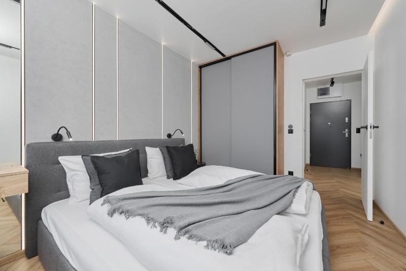 Exclusive Apartment with Balcony & Parking Wrocław by Renters Prestige - image 18