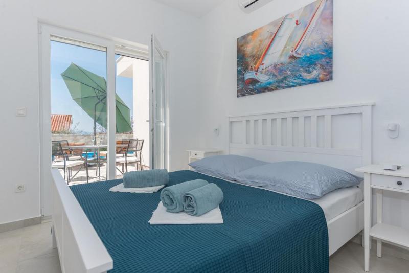 Villa Dante with sea view & private pool - image 19