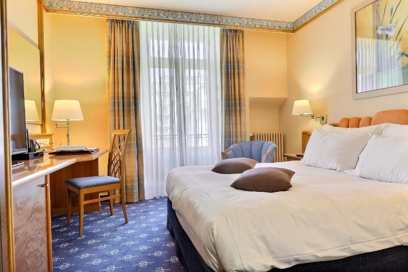 Standard Double or Twin Room with Street View image 3