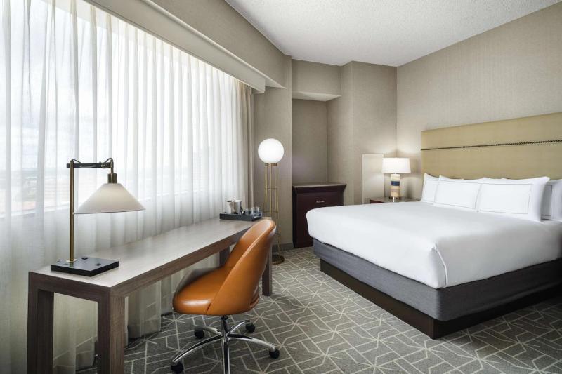 Corner King Room image 3