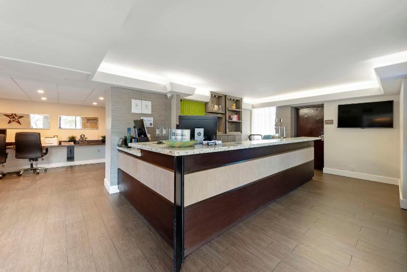 Best Western Plus Austin Central - image 13
