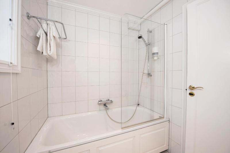 Suite with City View image 3