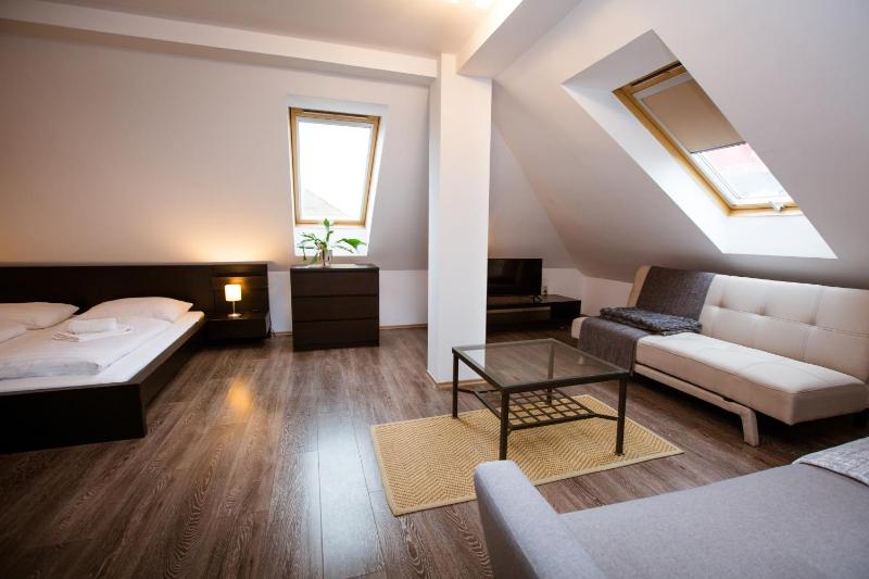 Apartment image 3