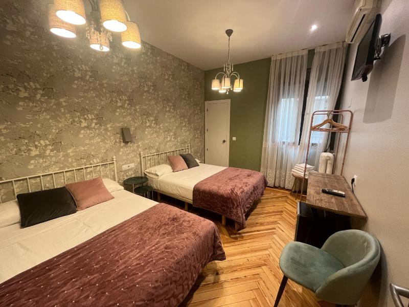 Double Room with Two Double Beds image 1