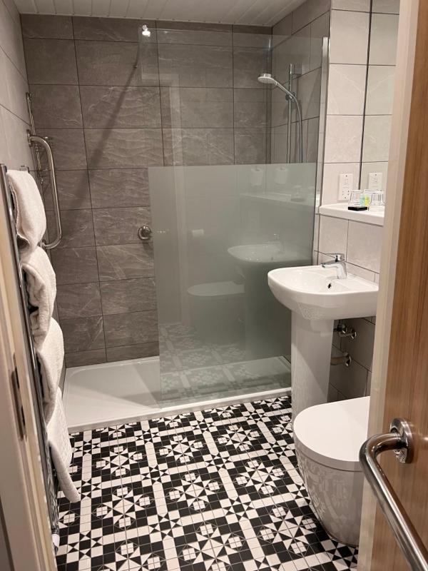 Ground Floor Twin Room image 3