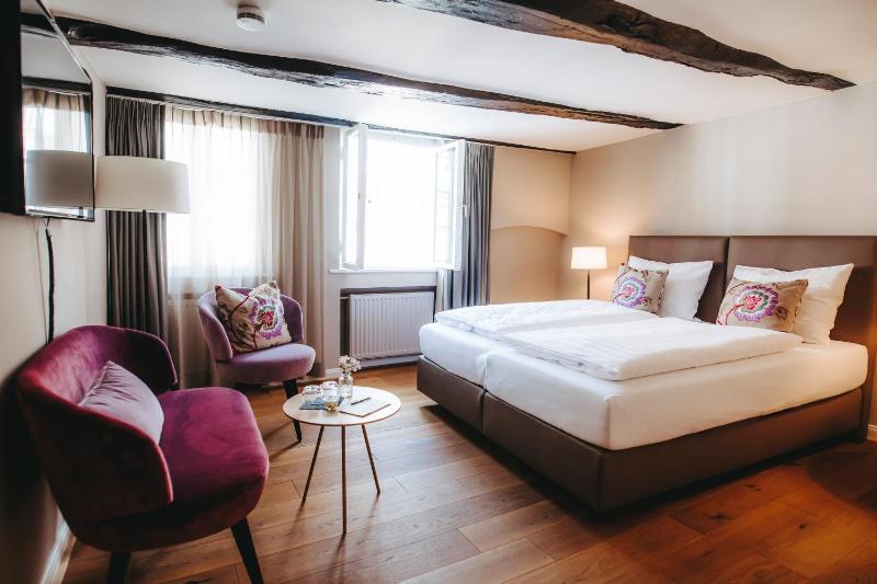 Double Room image 4