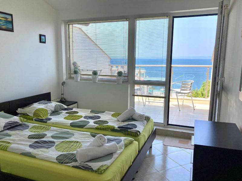 One-Bedroom Apartment (3 Adults) image 3