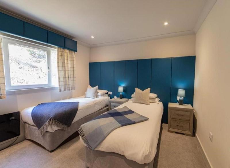 Standard Twin Room image 4