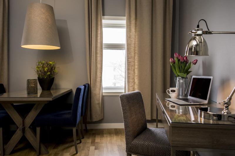 One-Bedroom Apartment image 2