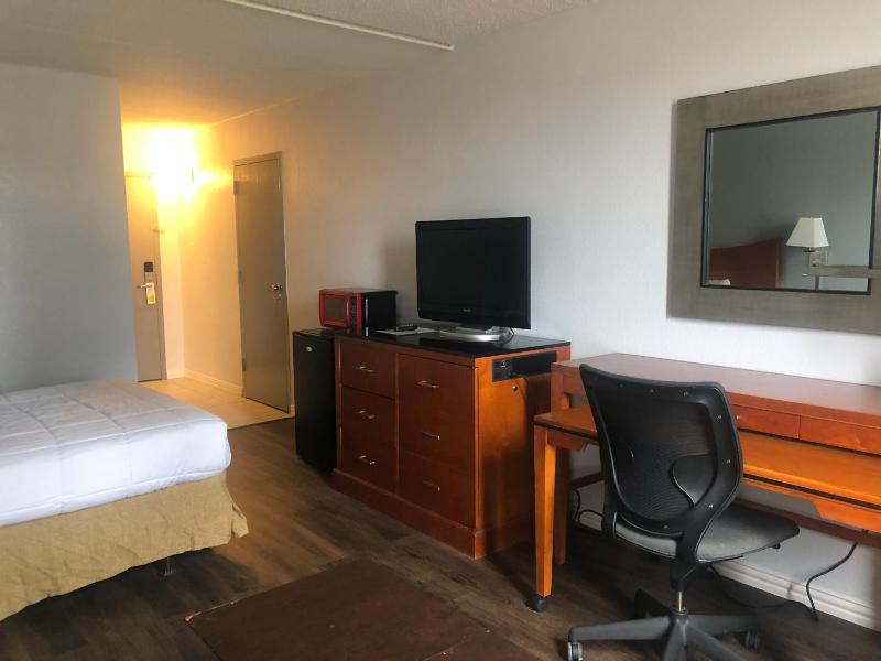 Deluxe Room image 4