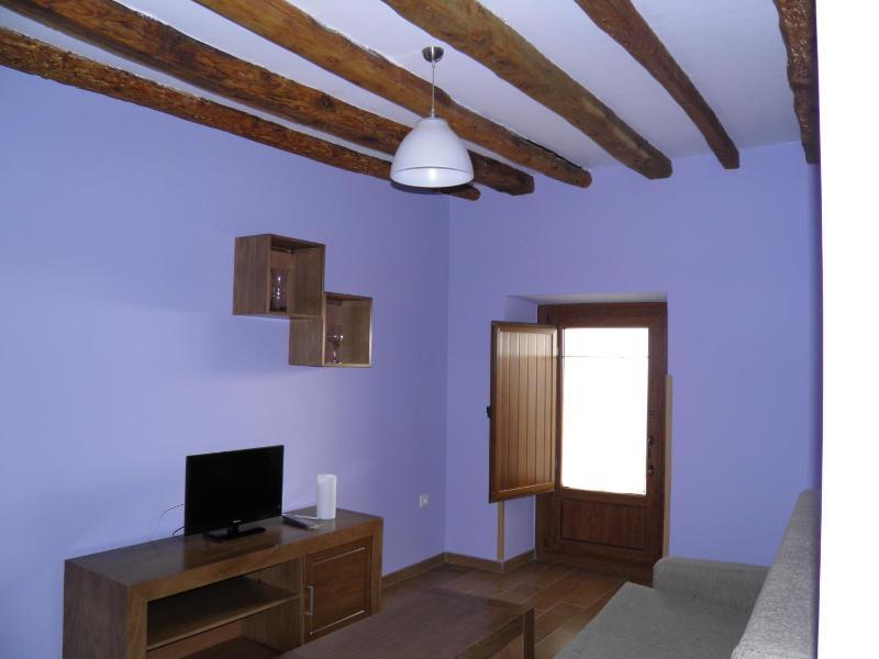 One-Bedroom Apartment image 4