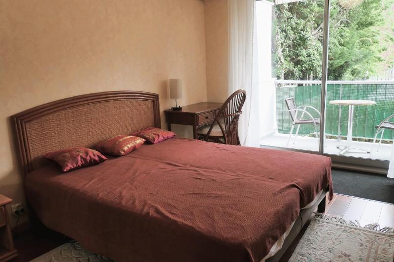 Cosy cocoon with terrace near the sea - image 2