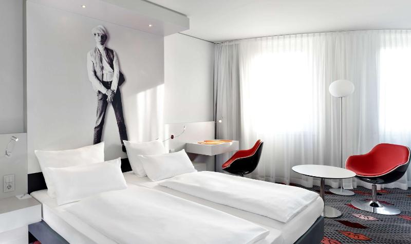 PARK PLAZA BERLIN - image 2