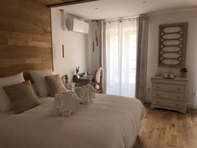 Queen Room image 1