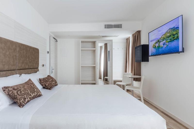 Superior Double or Twin Room image 3