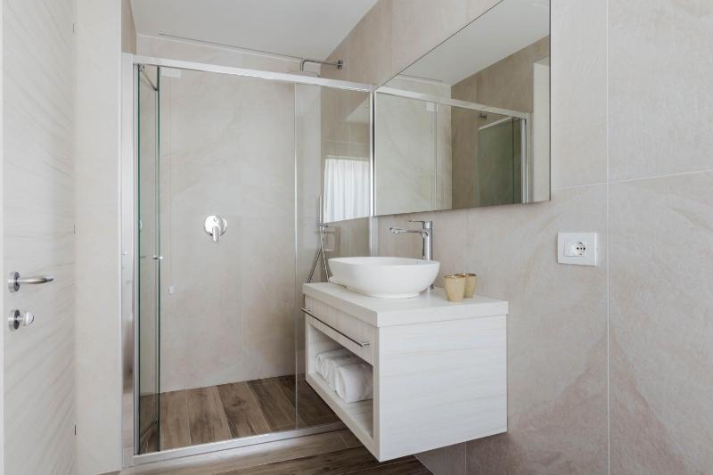 Suite with Lake View image 2