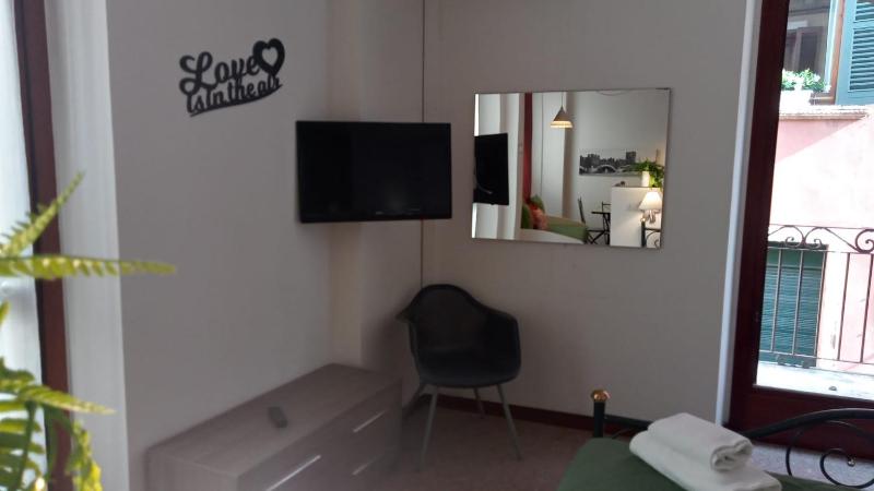Studio with Balcony image 2