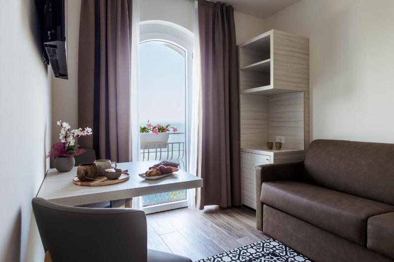Suite with Lake View image 1
