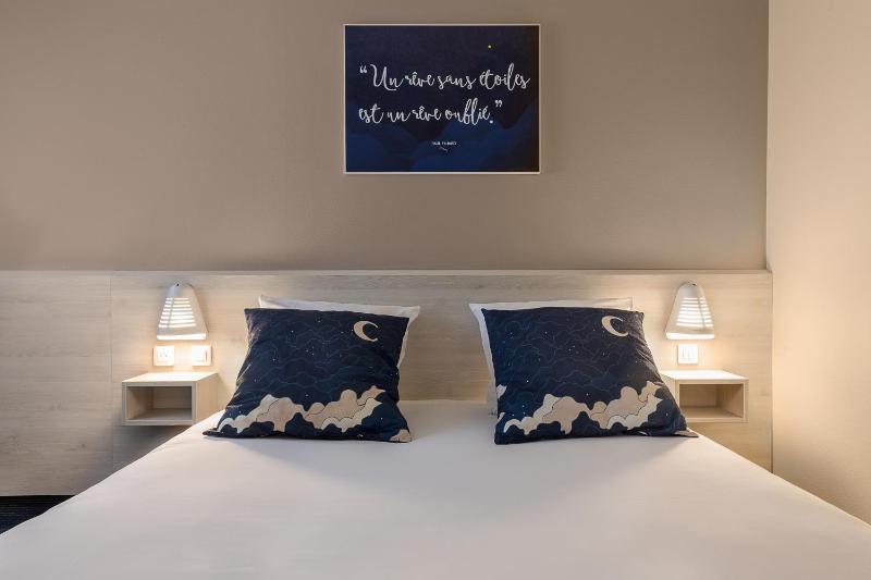 Double Room image 3