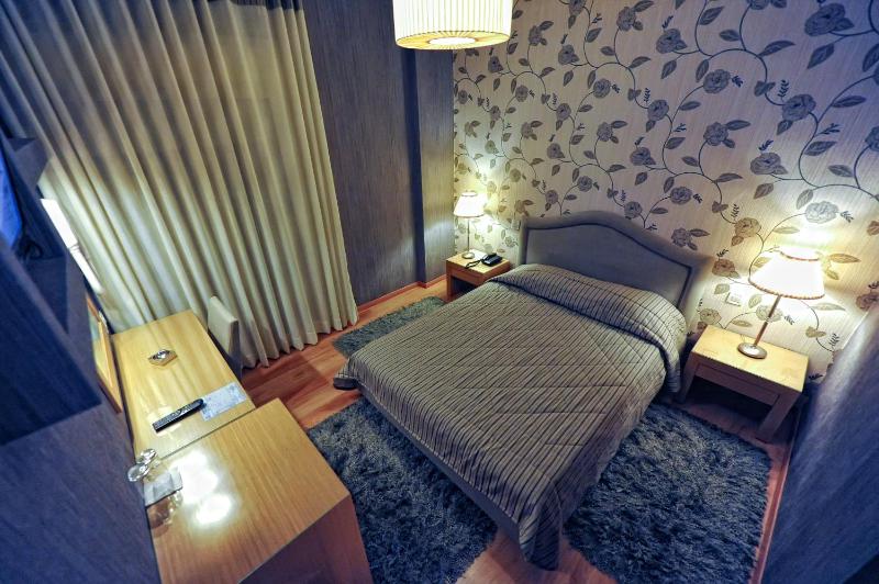 Budget Double Room image 4