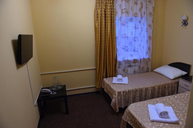 Standard Twin Room image 1