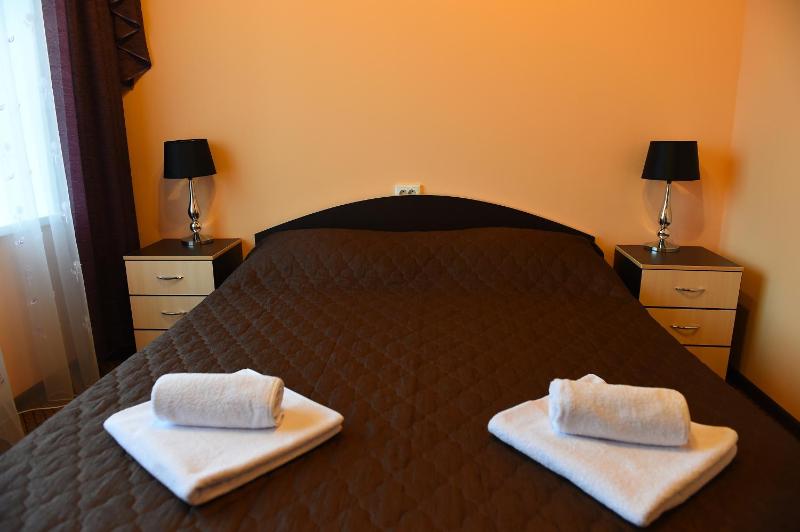Standard Double Room image 3