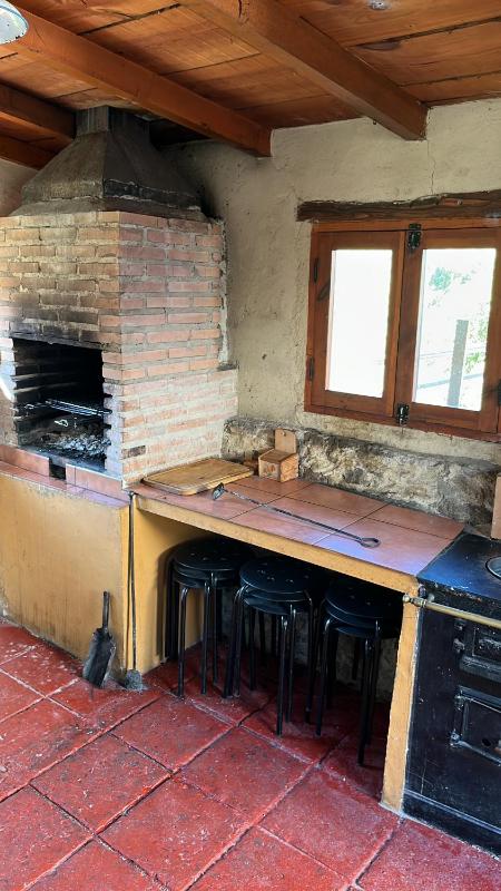 Seven-Bedroom House image 3