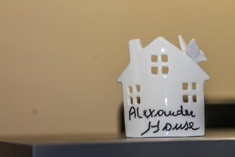 Alexander House - image 16