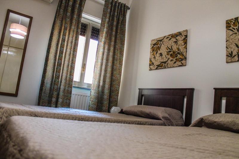 Alexander House - image 33