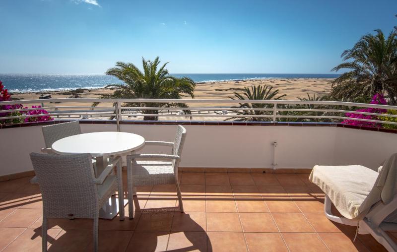 One-Bedroom Apartment with Balcony image 4