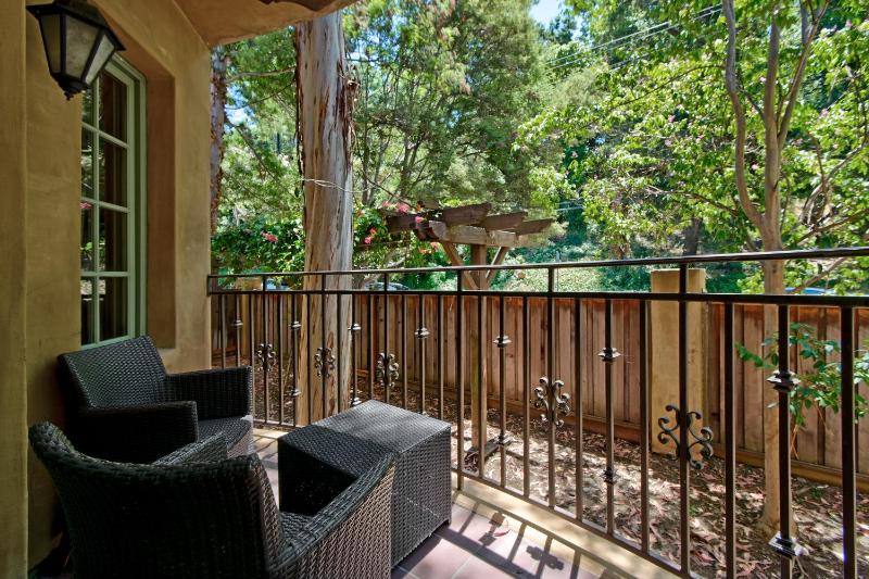 One-Bedroom Suite image 1
