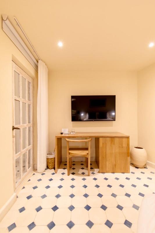 B Haus Hotel Boutique - image 7