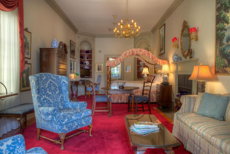 Executive Suite image 3