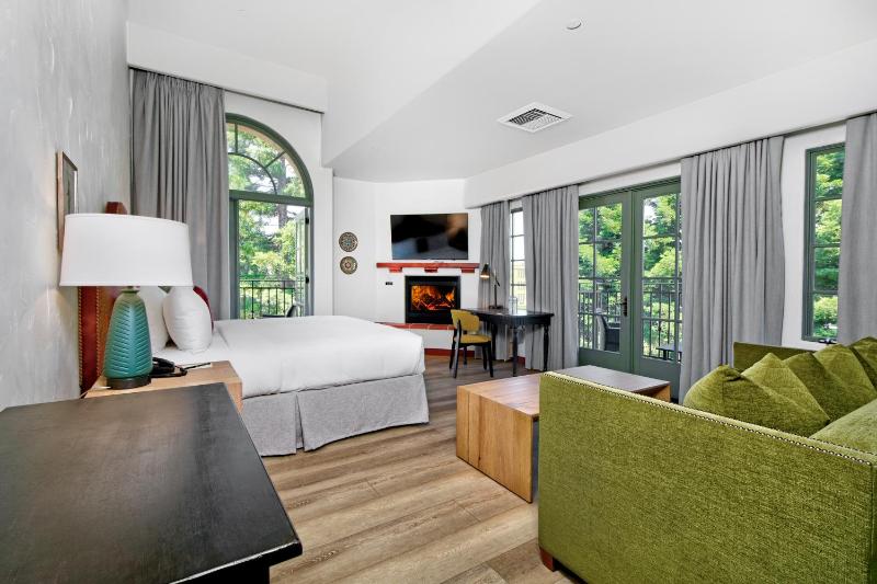 Junior Suite image 2