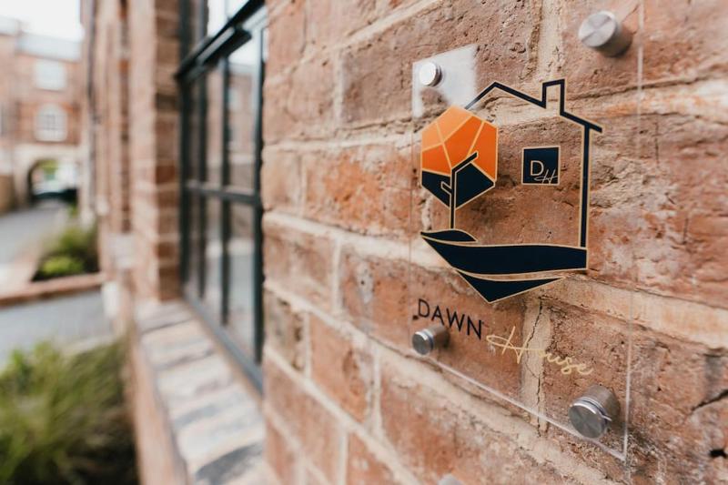 Dawn House - Wyndale Living -Bham JQ 3BR Townhouse - image 22