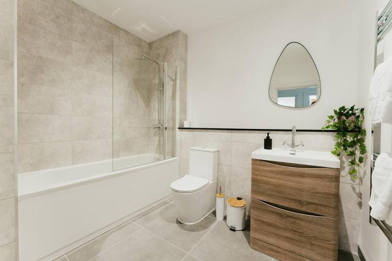Dawn House - Wyndale Living -Bham JQ 3BR Townhouse - image 31