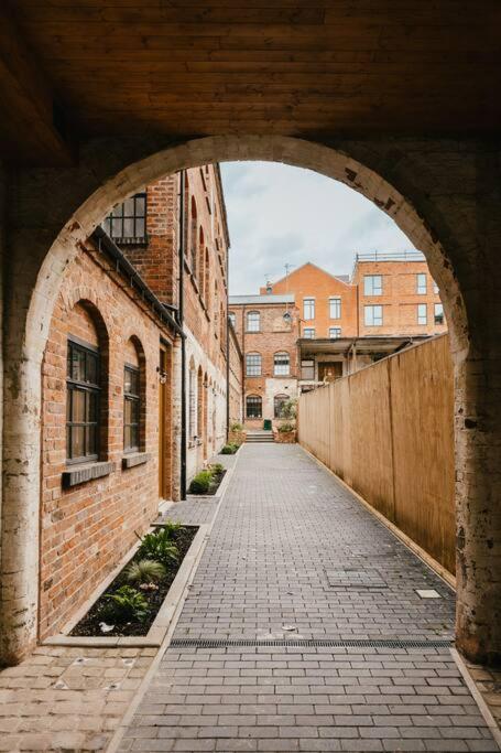Dawn House - Wyndale Living -Bham JQ 3BR Townhouse - image 7