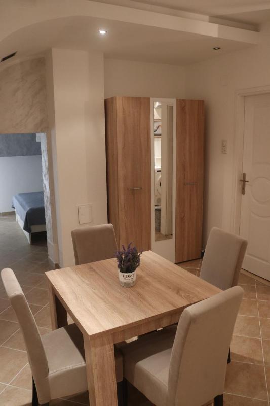 Renovated Apartment with Jacuzzi in Novi Sad - image 9
