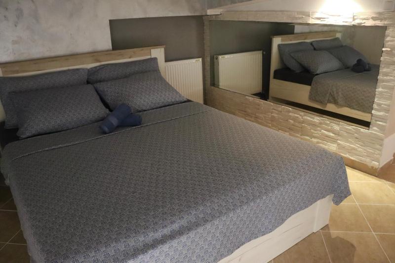 Renovated Apartment with Jacuzzi in Novi Sad - image 12