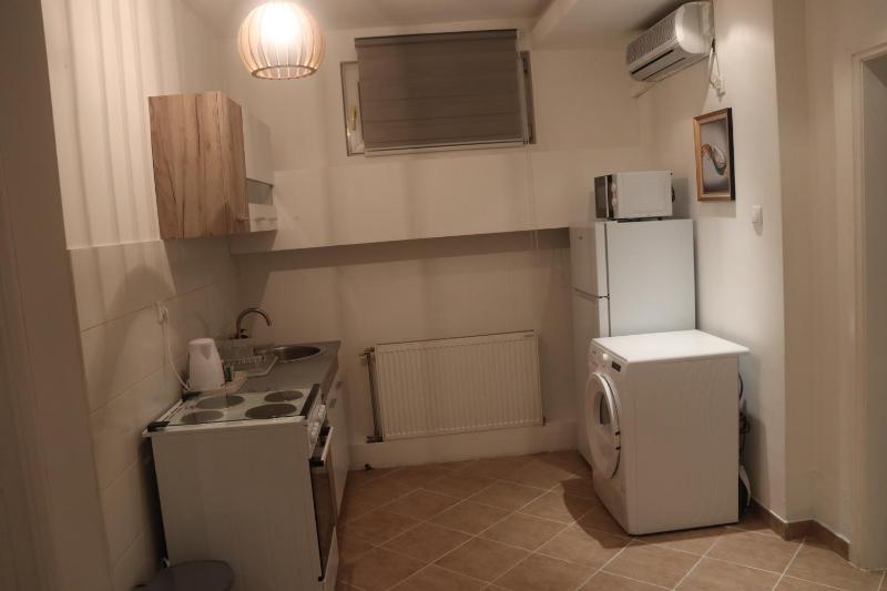 Renovated Apartment with Jacuzzi in Novi Sad - image 14