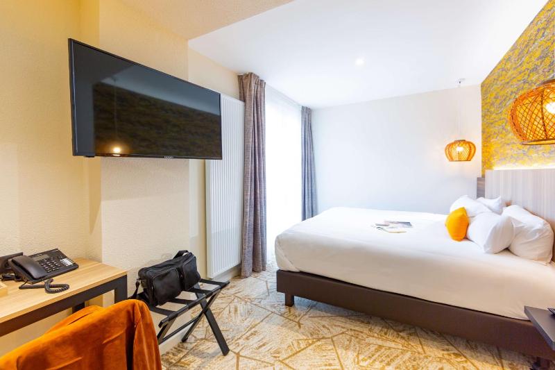 Deluxe King Room - Non-Smoking image 3