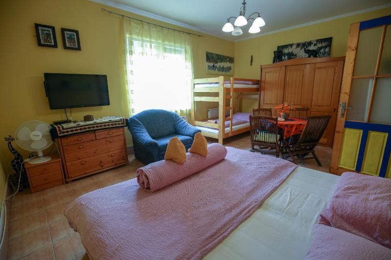 Classic Triple Room image 1