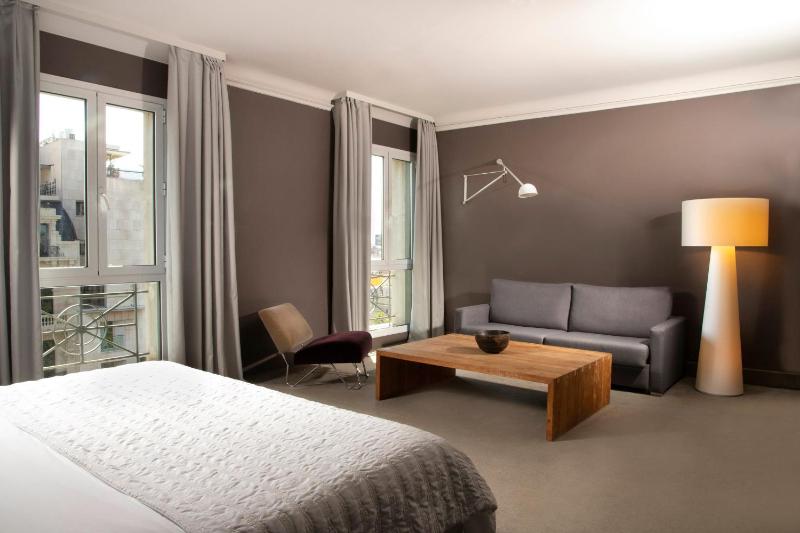 Junior King Suite image 4