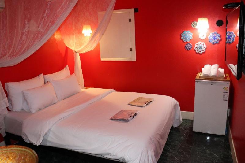 Hotel Marigold - image 15