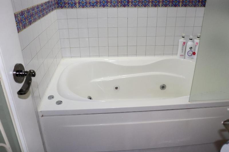Hotel Marigold - image 10