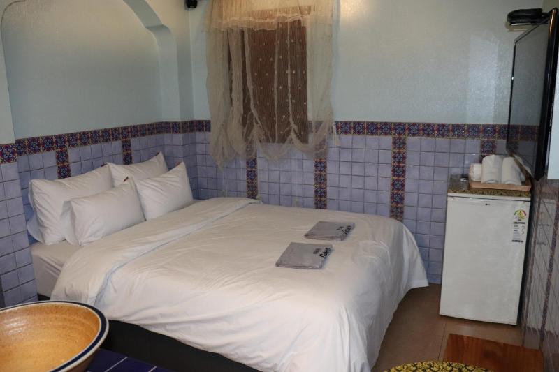 Hotel Marigold - image 13