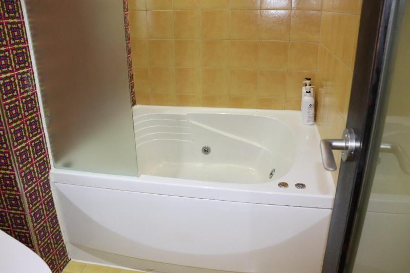 Hotel Marigold - image 7
